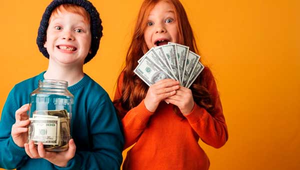 Як навчити дитину поводитися з грошима